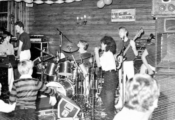 Dansorkest Lighthouse in de Branding